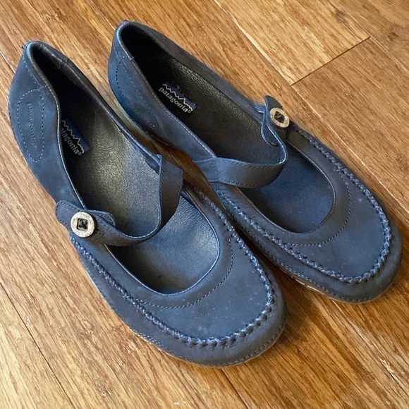 Patagonia Shoes - Patagonia. Poppy mud Mary Jane loafers - like new - size 9.5